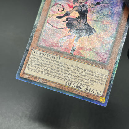 遊戯王　白銀の城の召使い アリアーヌ/コレクターズレア/英語/1st/EU版